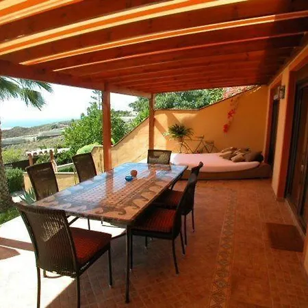 Casa Alhambra Mit Gemeinschaftlichem Pool Holiday home Guia de Isora (Tenerife)